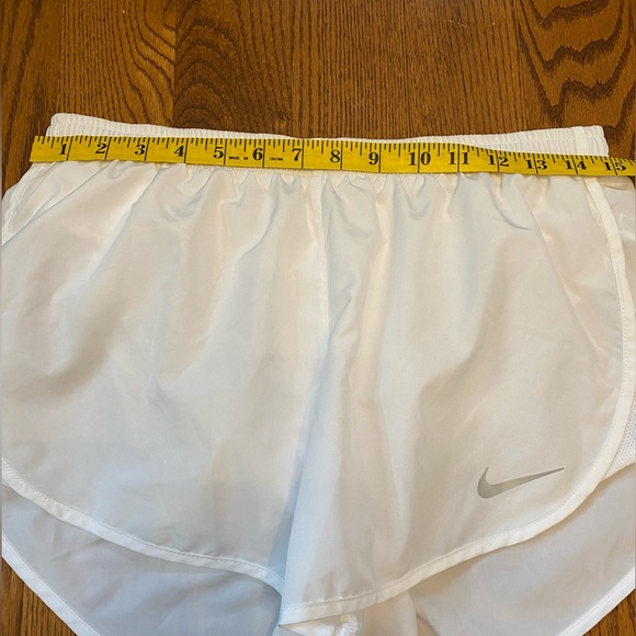 Nike Womens Medium White Dri-Fit Tempo Lined Running Shorts - Picture 10 of 12